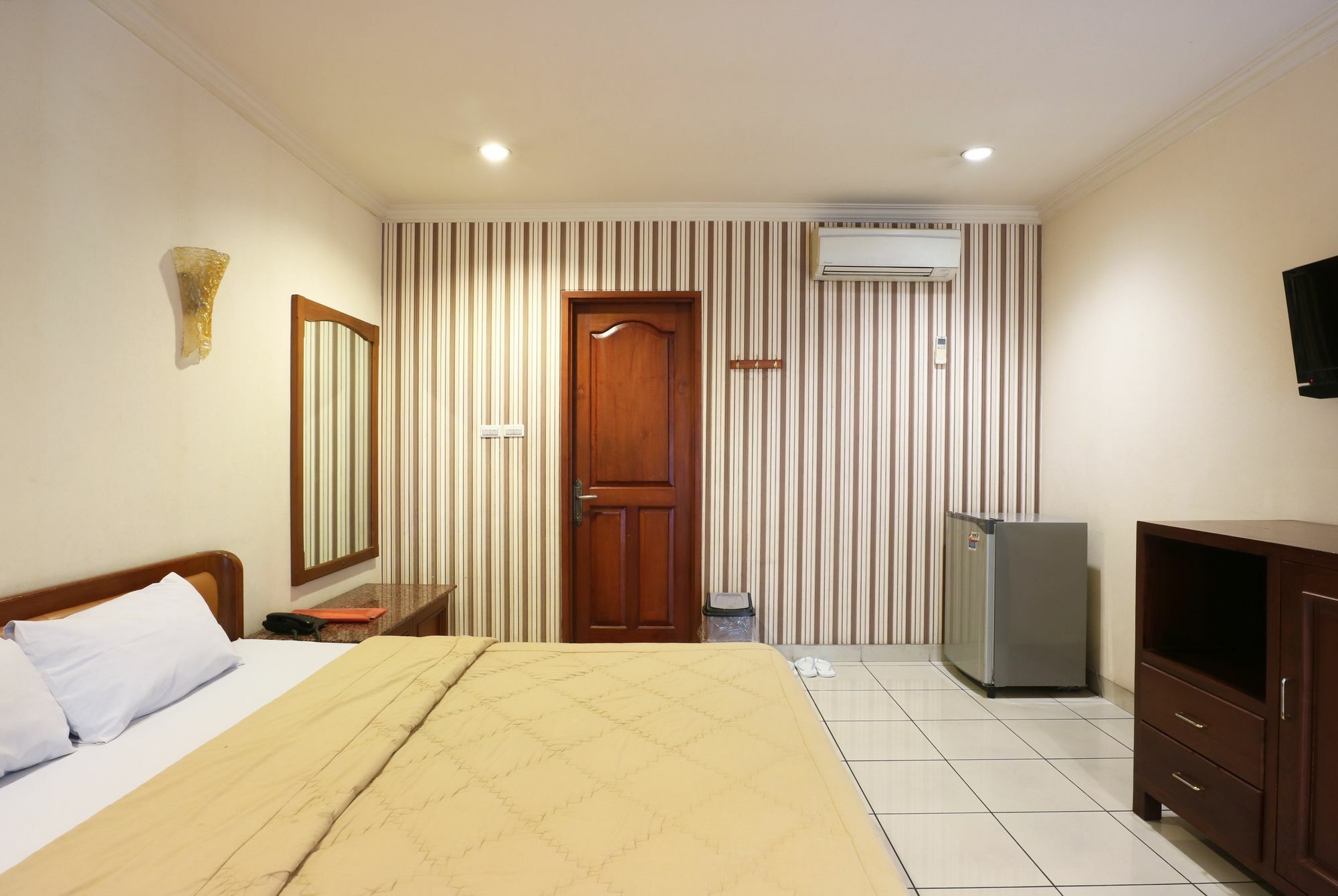 Hotel 678 Cawang Jatinegara Exterior photo